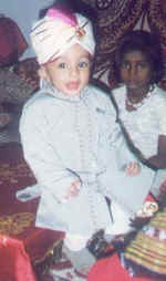 Cute Little Luthfi.. In His 1st Birthday Dress.. :) 